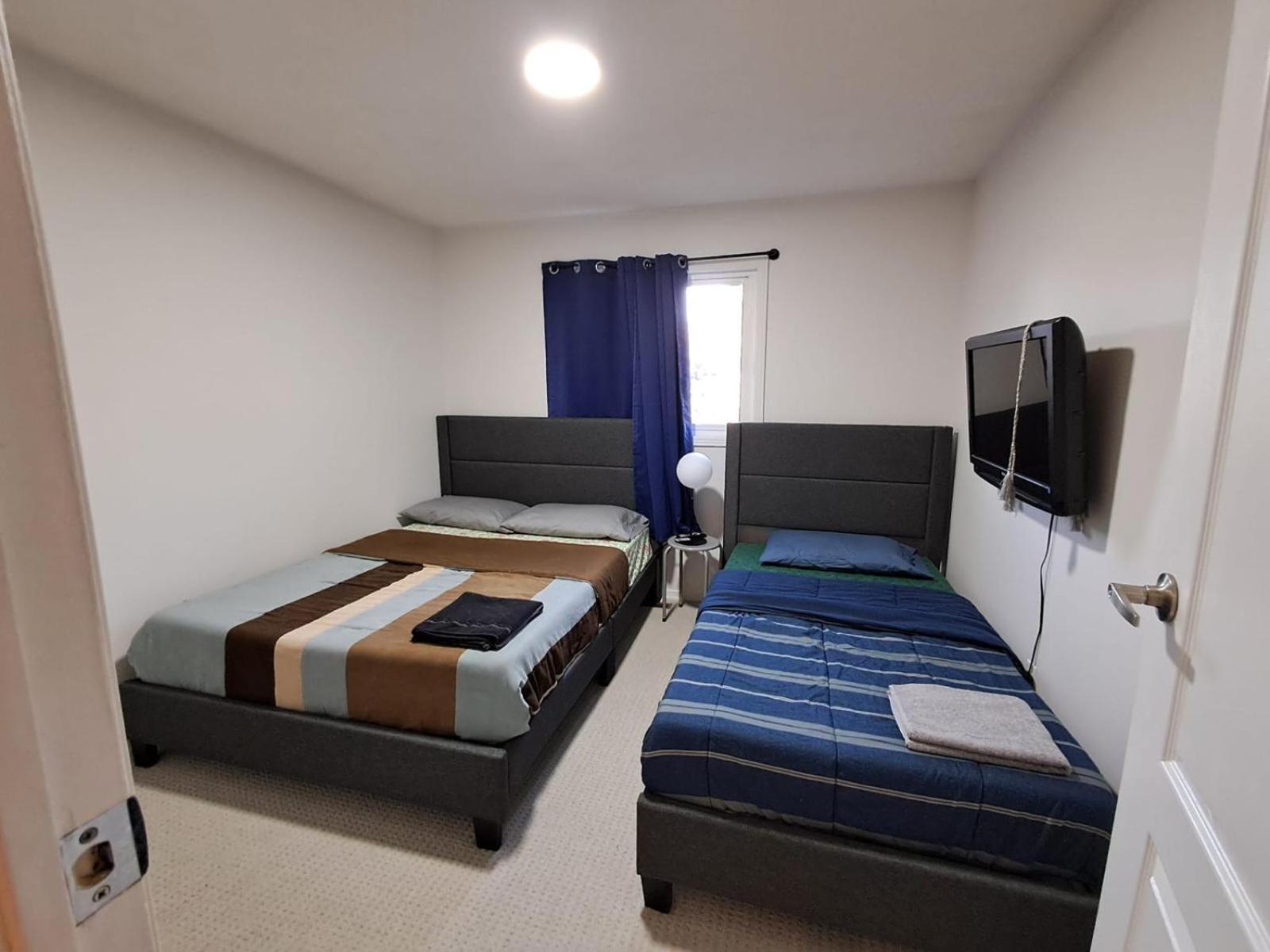 Square One Mississauga Suite- Attached Bathroom, Walking Transit & Plaza المظهر الخارجي الصورة