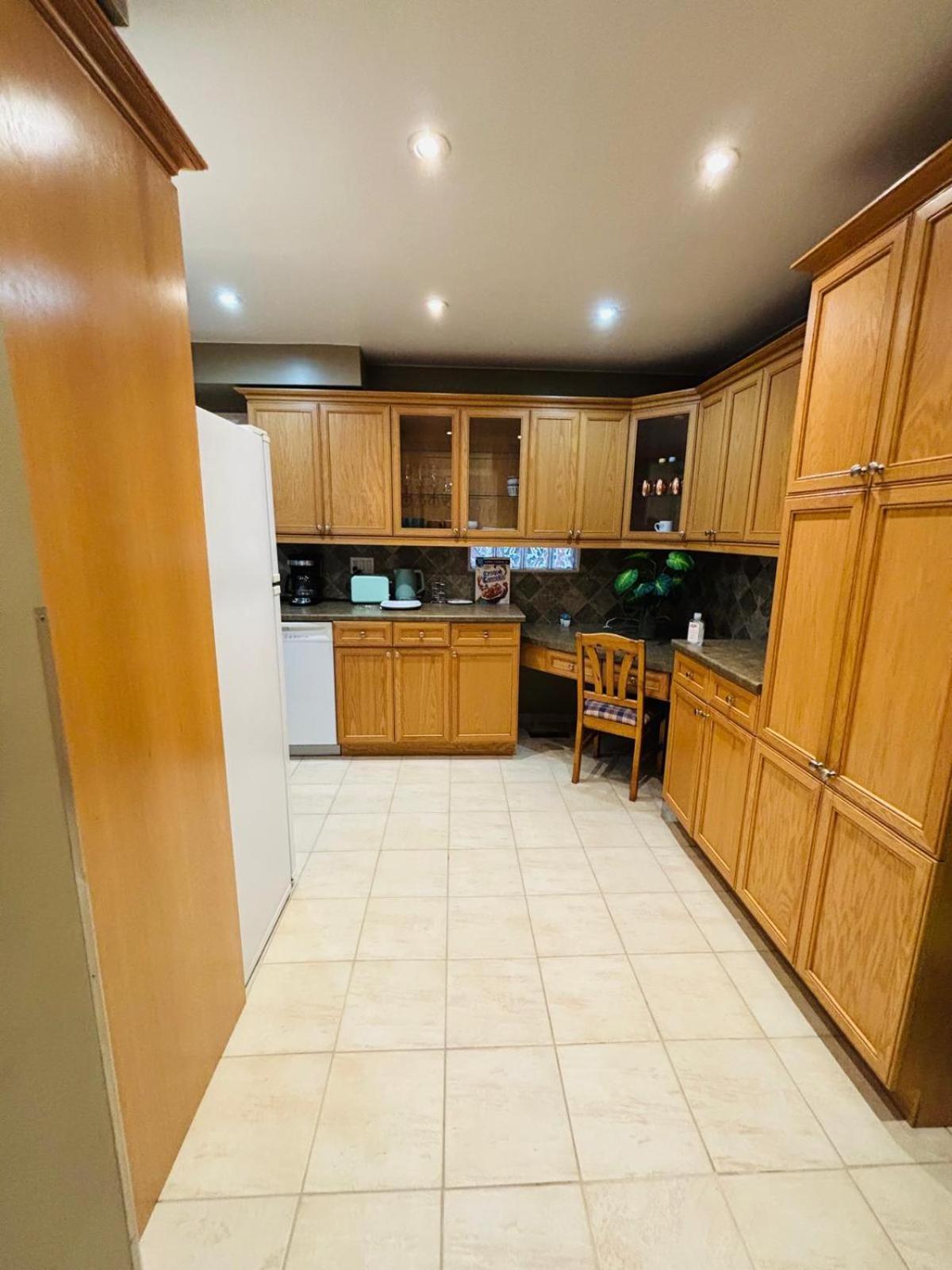Square One Mississauga Suite- Attached Bathroom, Walking Transit & Plaza المظهر الخارجي الصورة